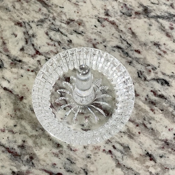 Vintage Crystal Ring Holder - Picture 2 of 4